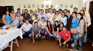 grupo-de-periodistas-deportivos-de-nuestro-pais-que-participaron-de-los-festejos-por-el-aniversario-numero-73-del-gremio-que-los-nuclea-posan_970_533_1171661